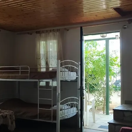 Cozy House In Samoutani Apartment