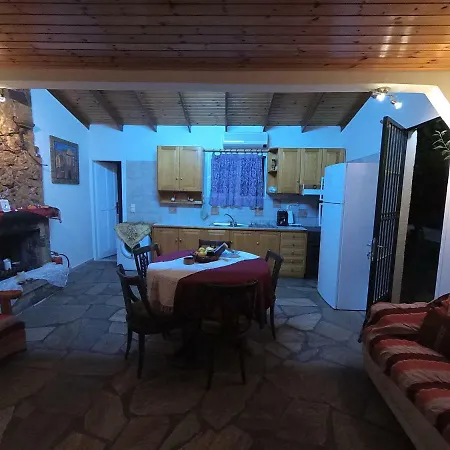 Cozy House In Samoutani * Vrachati