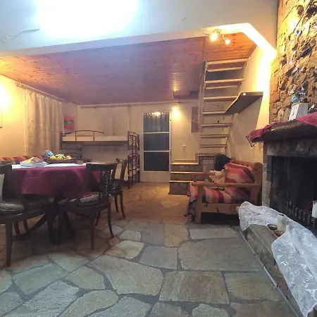 Cozy House In Samoutani Apartament *