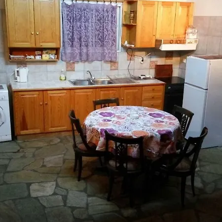 Cozy House In Samoutani